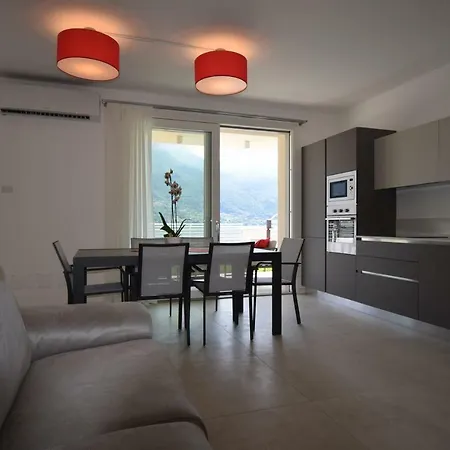 Narciso - Facing Bellagio Wild Flowers Holiday home Oliveto Lario